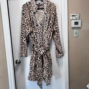 Victoria’s Secret Leopard Print Hooded Robe XL/XXL Soft Plush Warm Cozy Belted